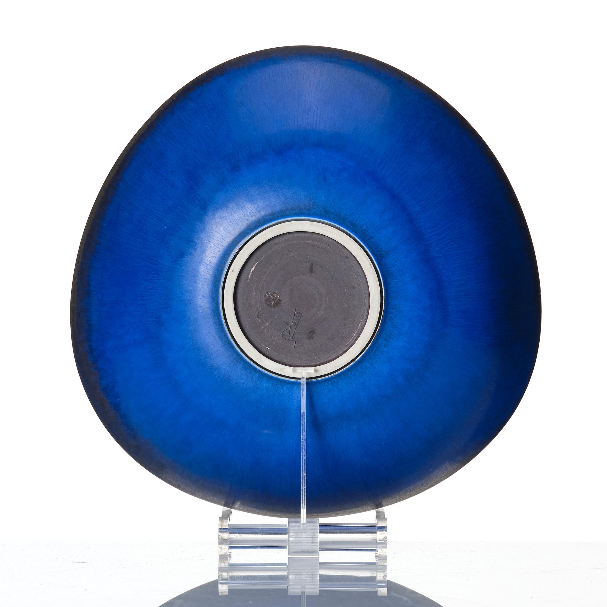 Berndt Friberg, a stoneware dish, Gustavsberg studio, Sweden 1958.