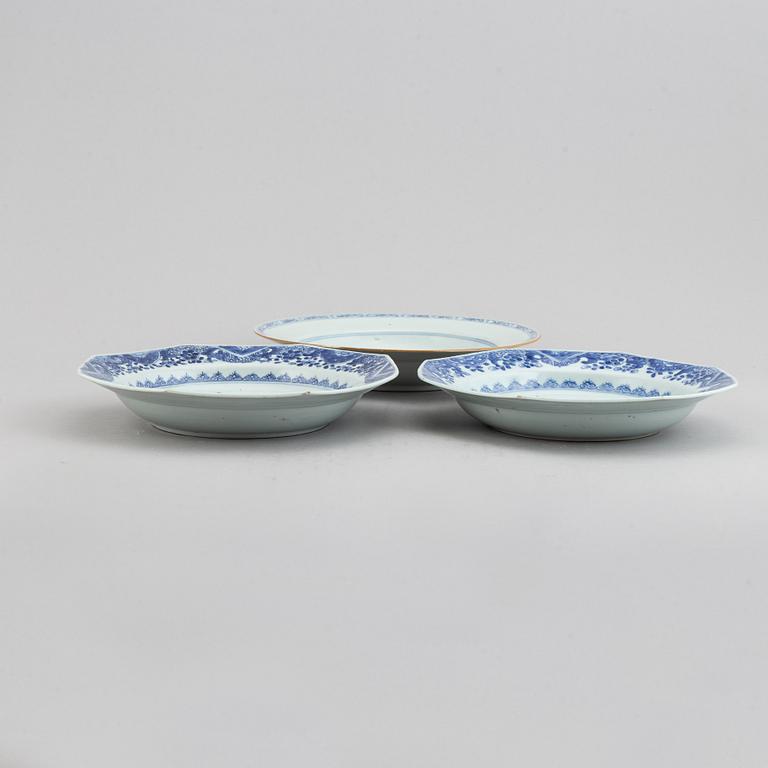 TALLRIKAR, 6 st, kompaniporslin. Qingdynastin, Qianlong (1736-95).