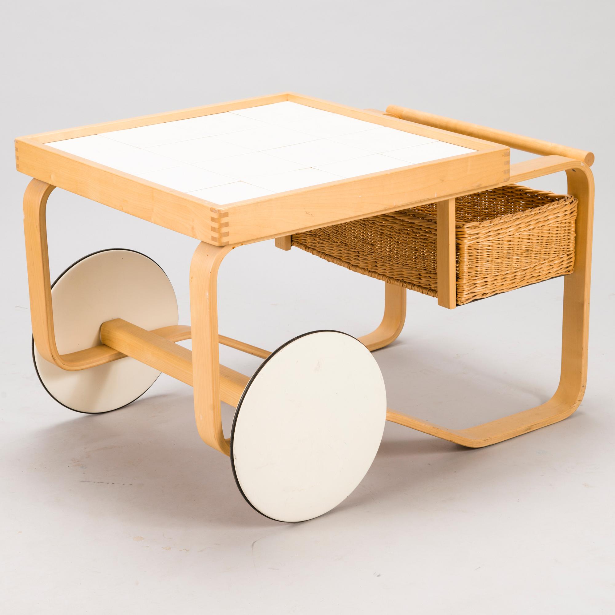 ALVAR AALTO, A 1960s-70s tea trolley model '900 for Artek.
