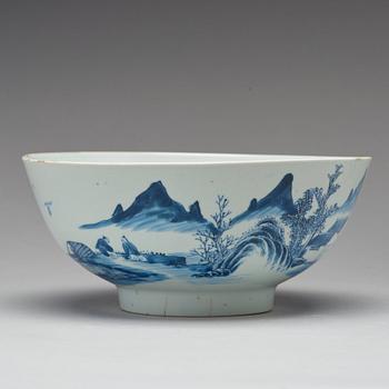 A large blue and white bowl, Qing dynasty, 18th Century.