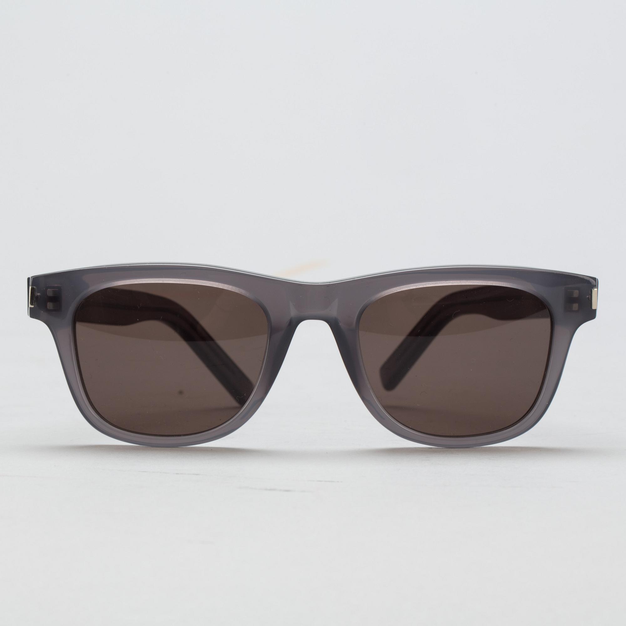 SOLGLASÖGON, "Classic 2", Saint Laurent.