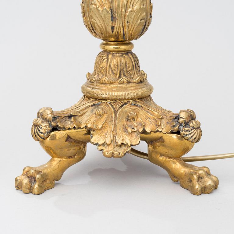 RANSKALAINEN PÖYTÄVLAISINPARI, pronssia, 1800-luku.