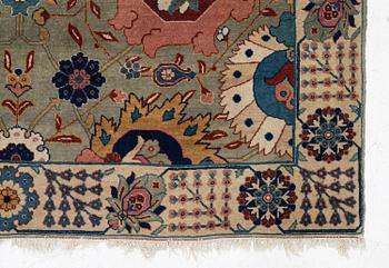 Matta, antik "PETAG" Täbris, Norvästra Iran, signerad, ca 386 x 295 cm.