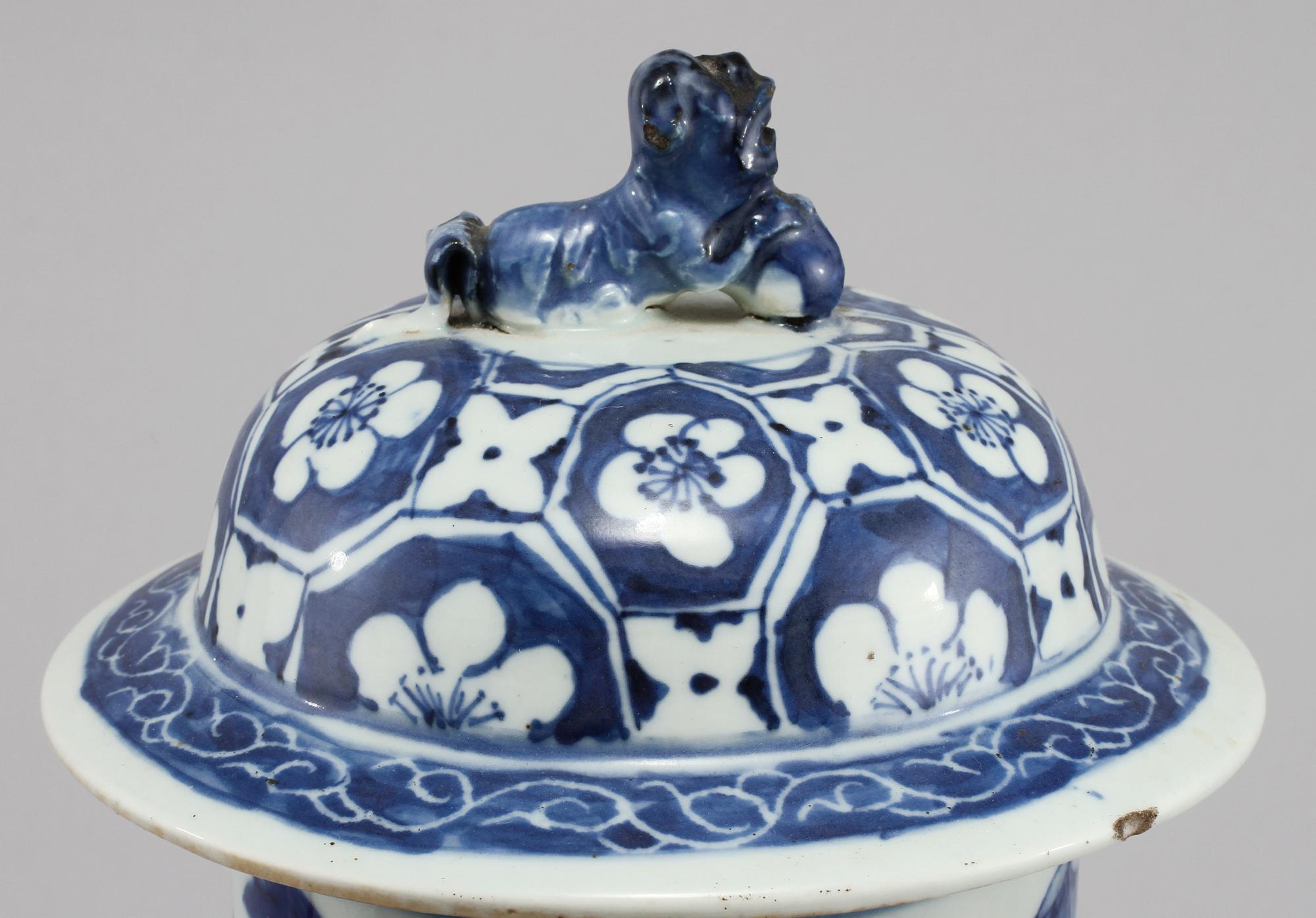 LOCKURNA, porslin, Kina, 1800-tal.