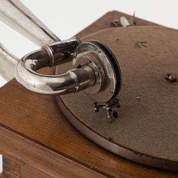 A gramophone, early 20th Century.