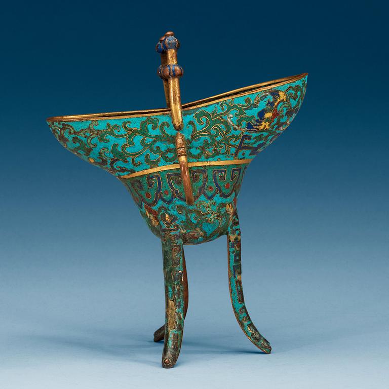 A cloisonné tripod libation cup, Qing dynasty (1644-1912).