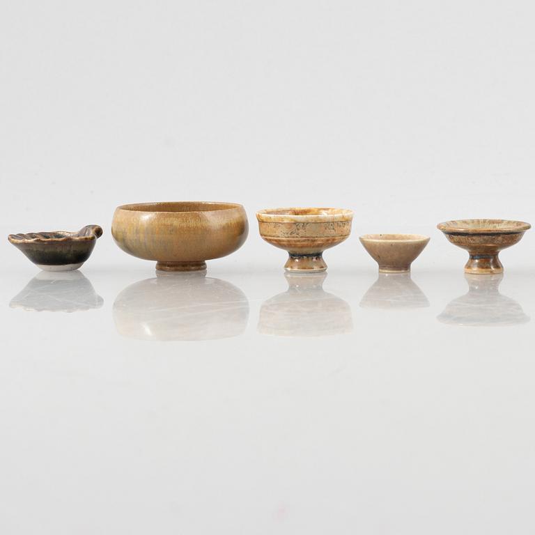 Höganäs, a set of 27 stoneware miniatures, including John Andersson and Gunnar Borg.