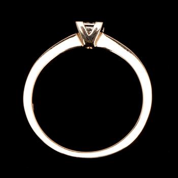 RING, guld 14K, med prinsesslipad diamant 0,31 ct. Vikt 3 g.