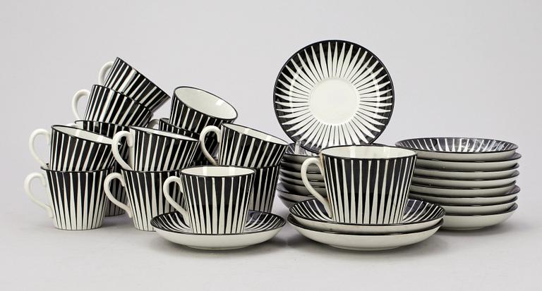 KAFFEKOPPAR med FAT, 14 st, flintgods, "Zebra", Eugen Trost, Upsala-Ekeby Gefle, omkring 1900-talets mitt.