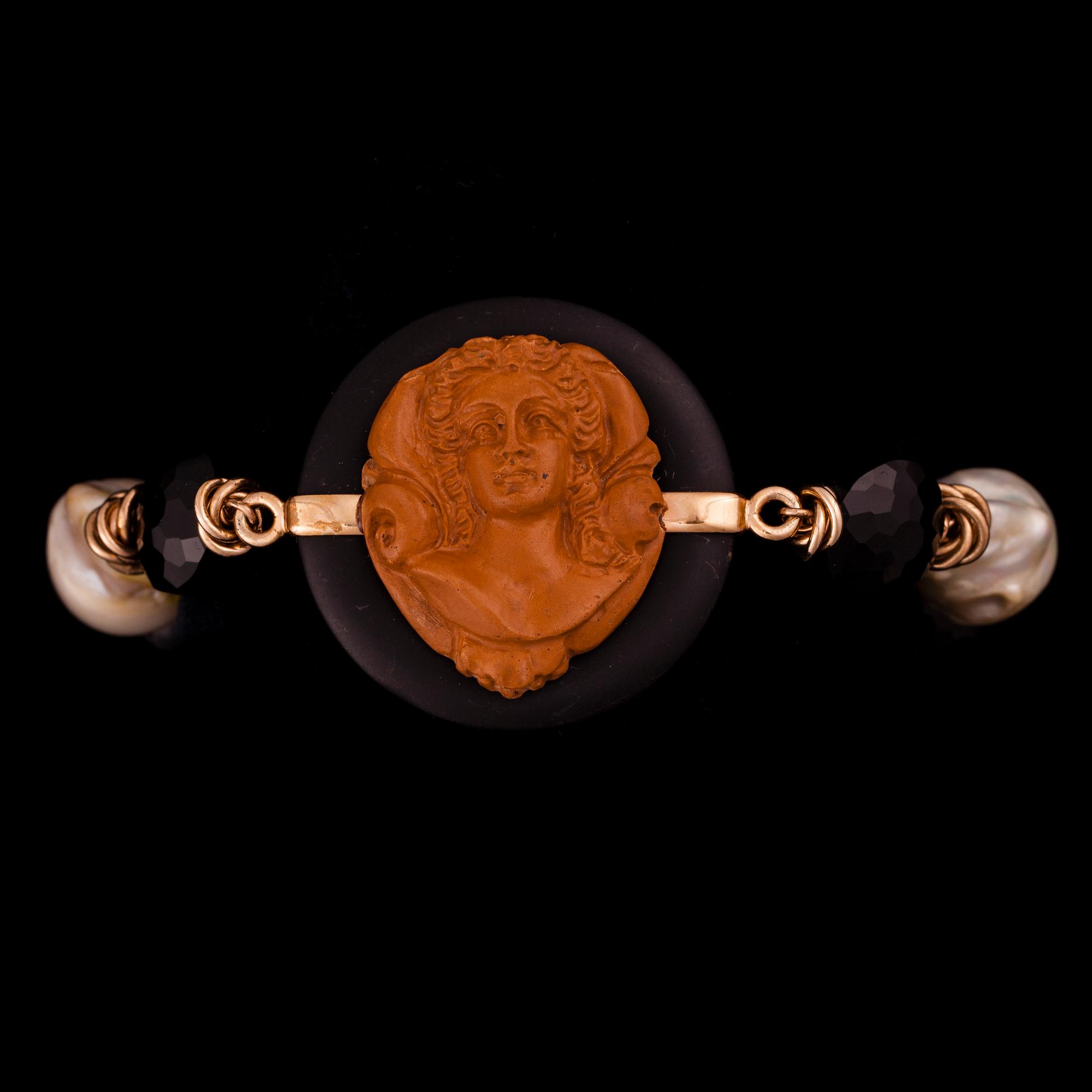 ARMBAND, bl a förgyllt silver, pärlor, Vanto Gioielli, Claudio Pacifici, Italien. Vikt ca 58 g.