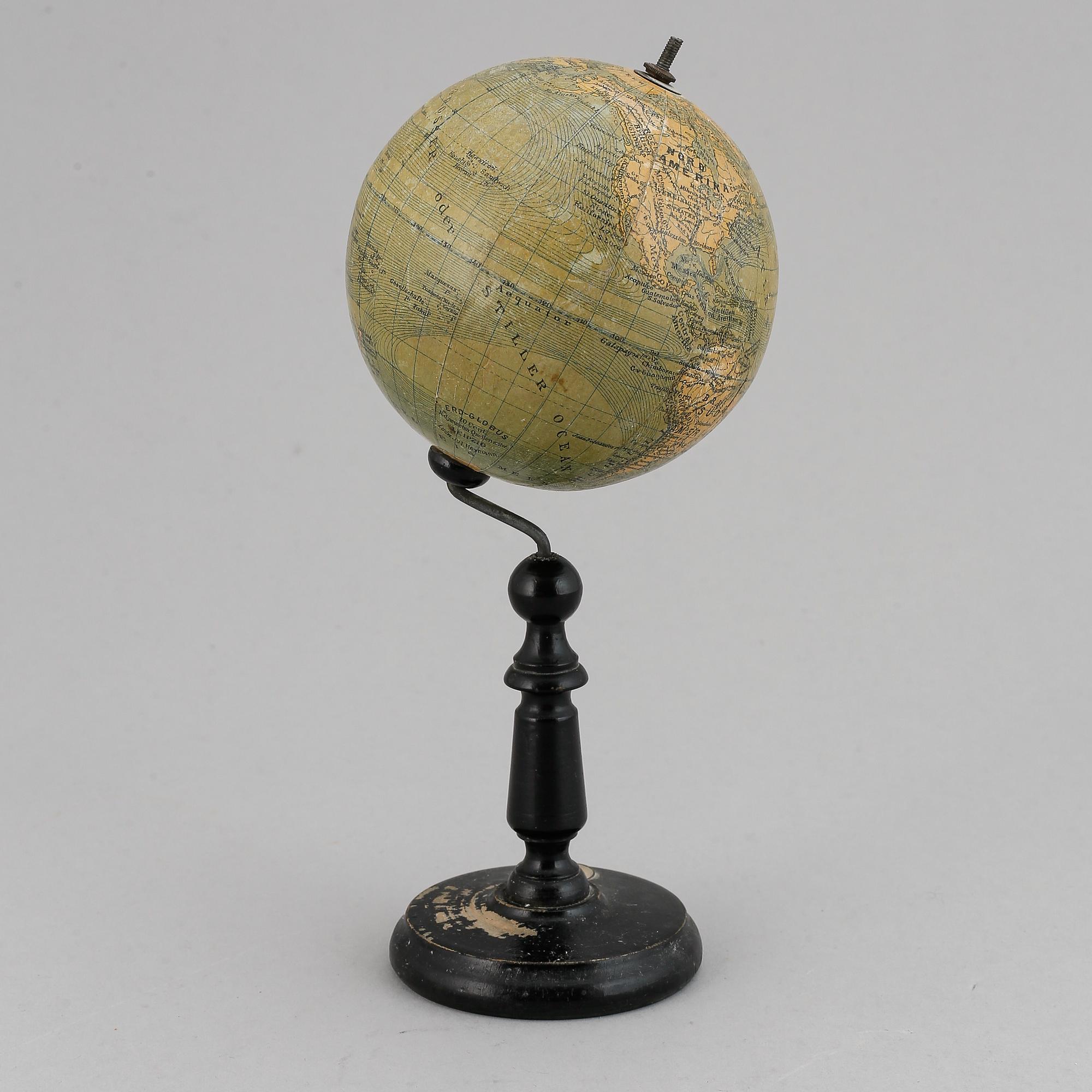 A miniature globe, Erdglobus Ludw. Jul. Heymann, first half of the 20th century.