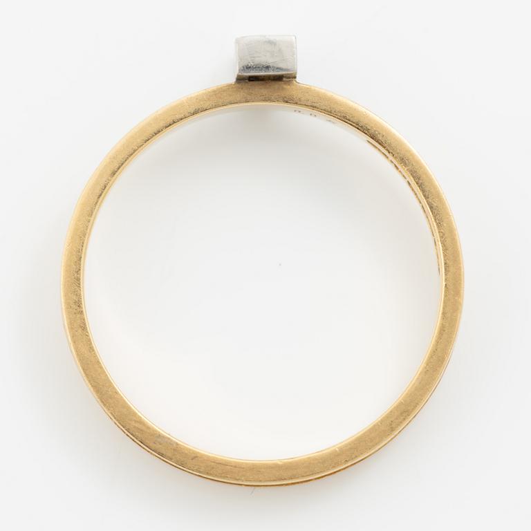 Björn Weckström, ring, 18K guld med en runda briljantslipade diamanter, Finland 1976.