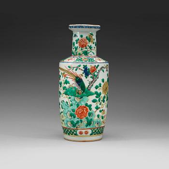 155. A vase decorated in the famille verte-palette with birds and flowers, late Qing Dynasty (1644-1912).