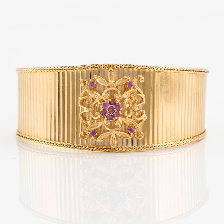 Bangle, 18K gold with rubies, Italy.