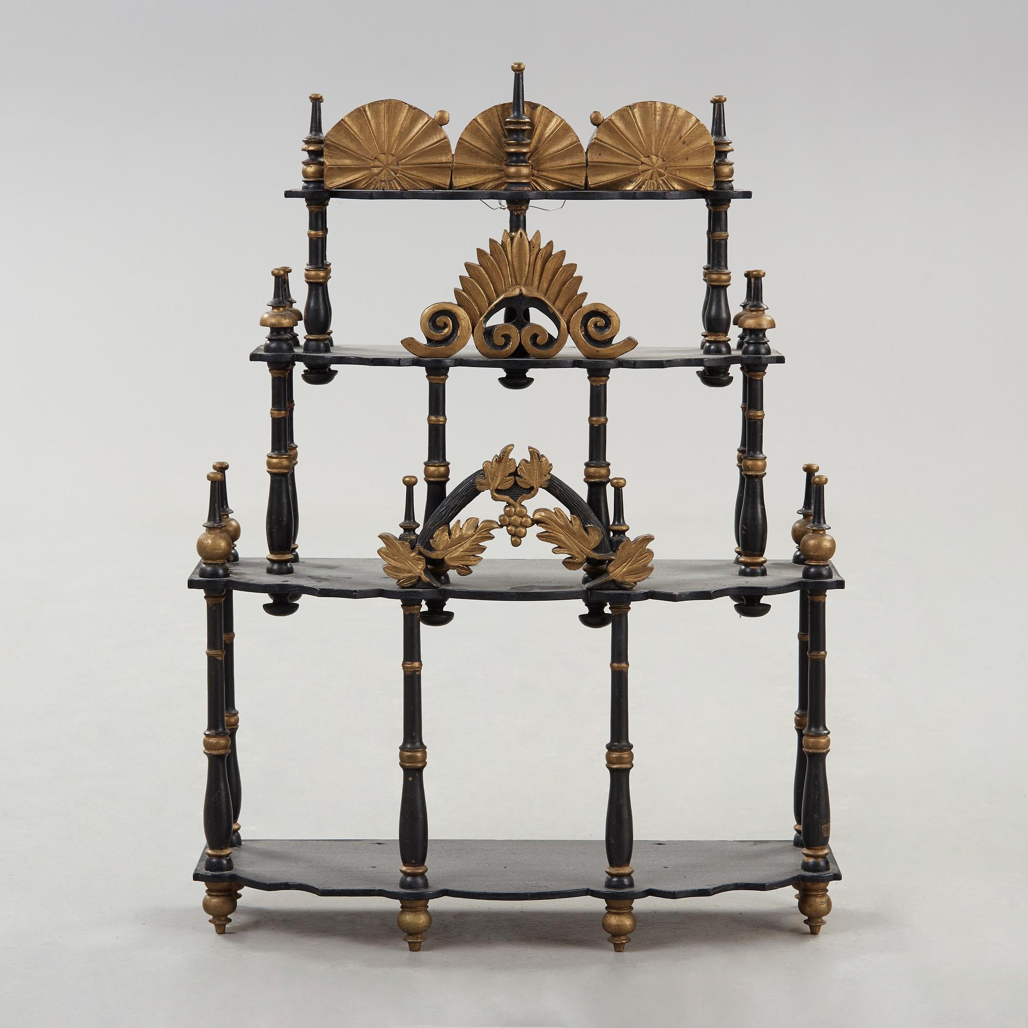 An early 19th century shelf.