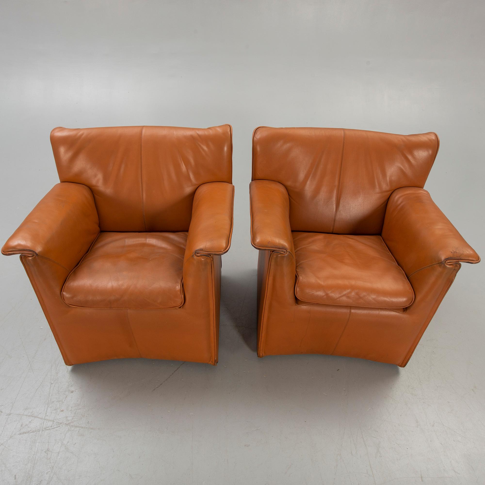 Lauriana Afra & Tobia Scarpa , a pair of leather armchairs for B&B Italia 1970/80s.