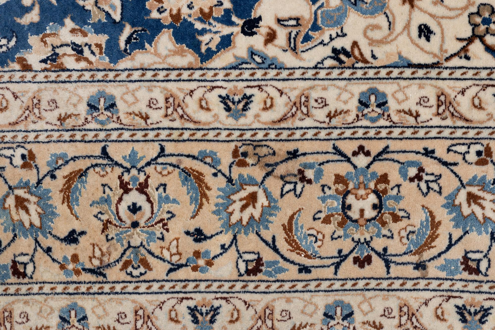 Carpet, Nain, approx. 255 x 155 cm.