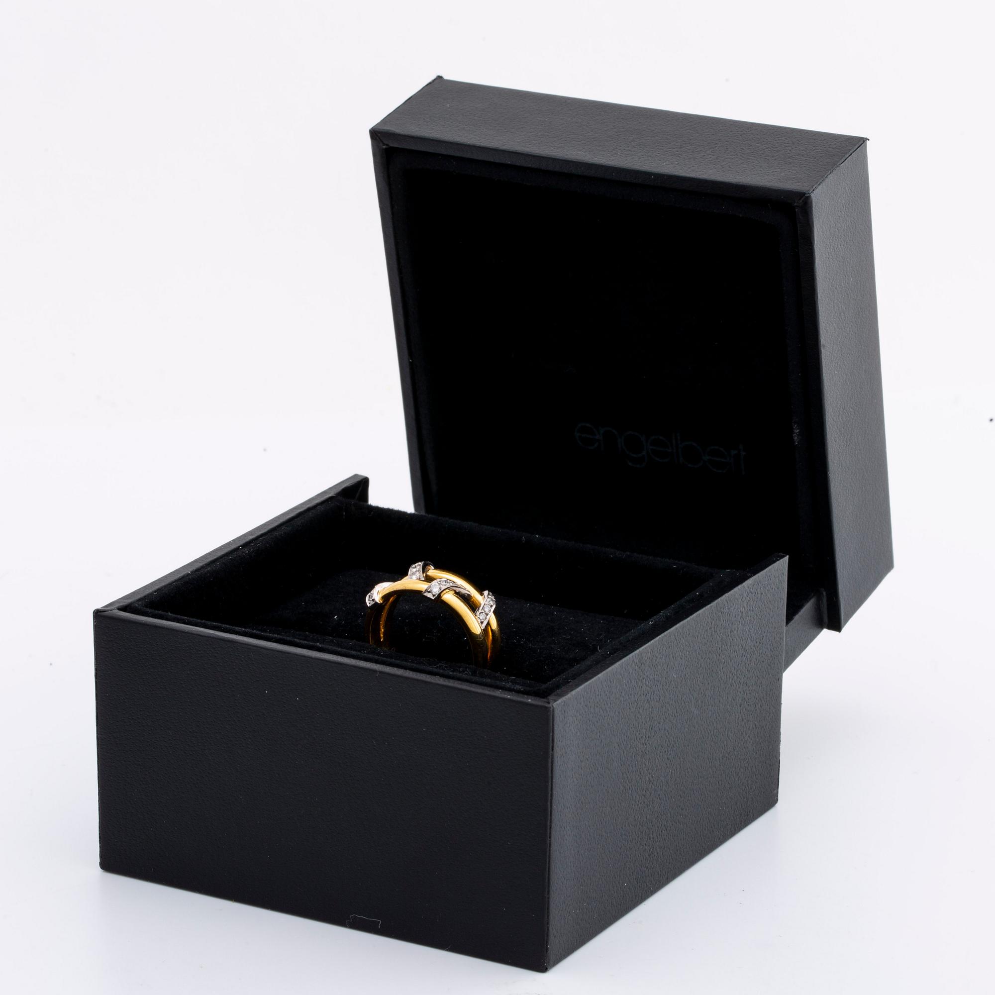 ENGELBERT RING 18k guld m briljanter 0,24 ct totalt ingraverat, Stockholm 1996, original etui och box.
