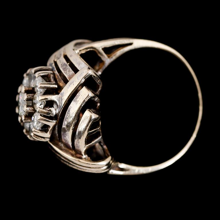 RING, 18K vitguld, briljantslipade diamanter tot ca 0.54 ct.