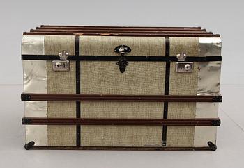 KOFFERT, 1900-talets första hälft.