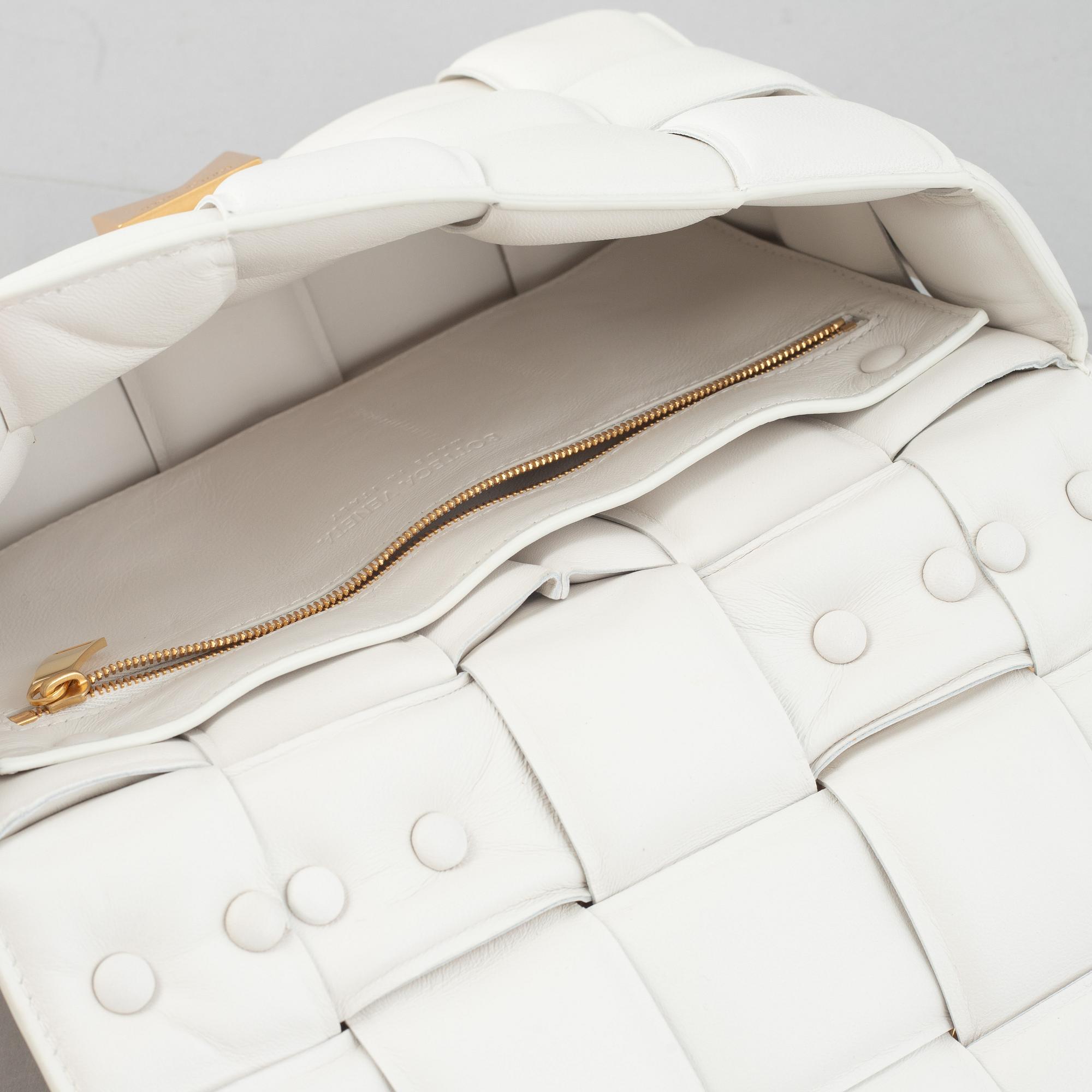 Bottega Veneta, bag, "Chain Casette".