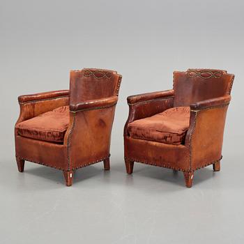 FÅTÖLJER, ett par, troligen Otto Scultz, 1900-talets första hälft.