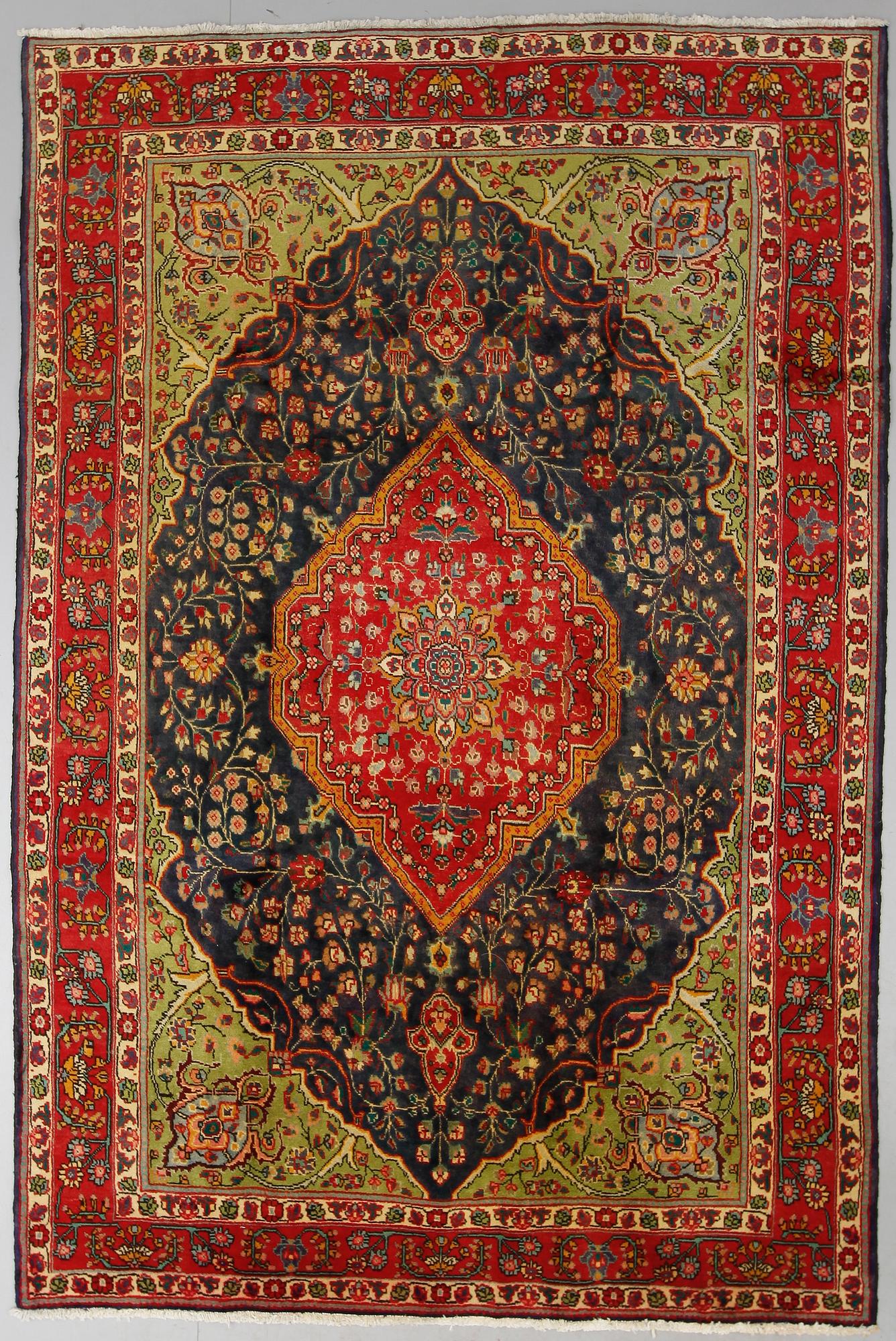 MATTA, Täbriz, 292 x 200 cm.