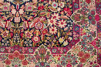 Matto, semi-antique Kerman, ca 218 x 140,5 cm.