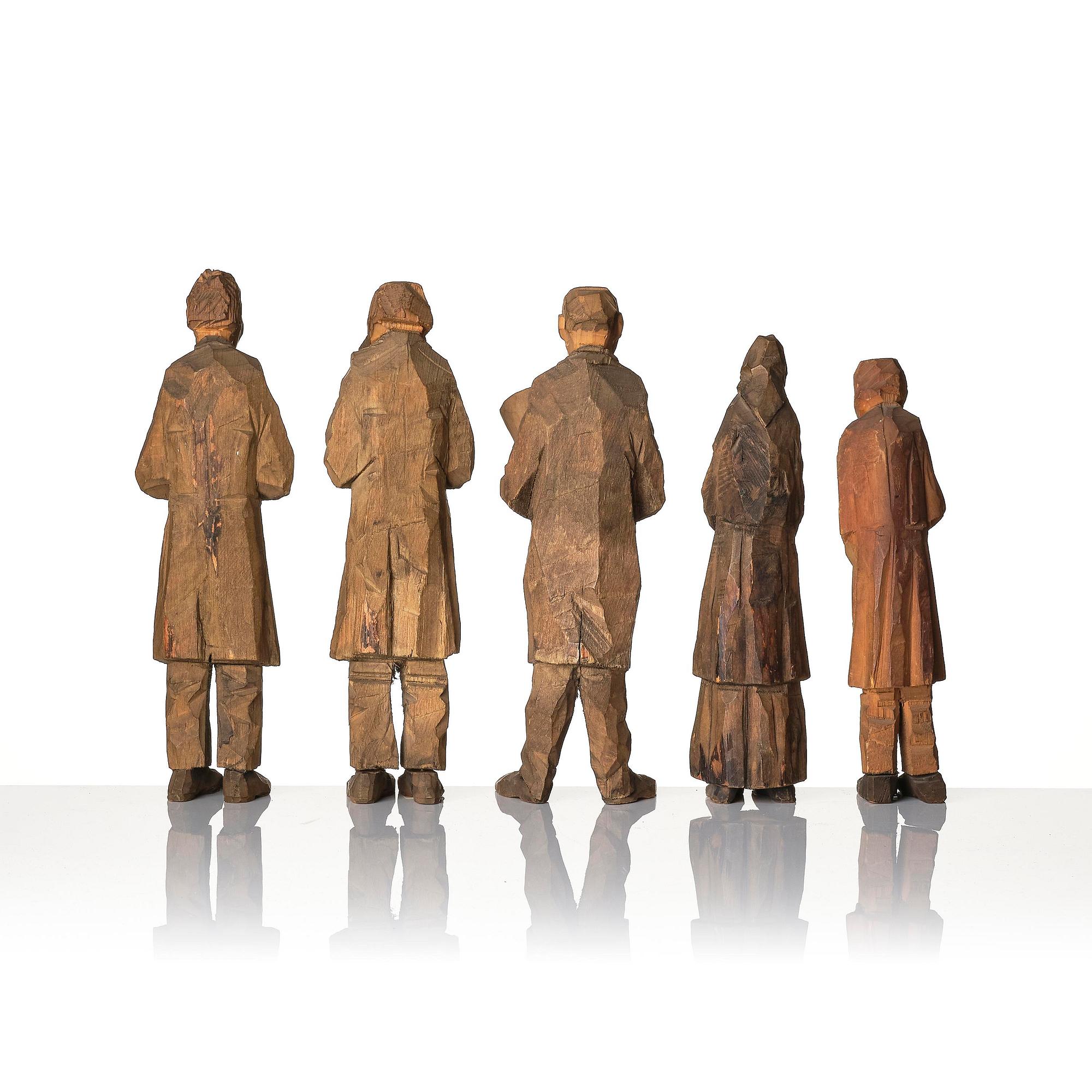 Axel Petersson Döderhultarn, "Begravning" (= The funeral) (7 pieces).