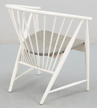 KARMSTOL "Solfjädern". Sonna Rosén, Nässjö Stolfabrik, Formgiven 1948.