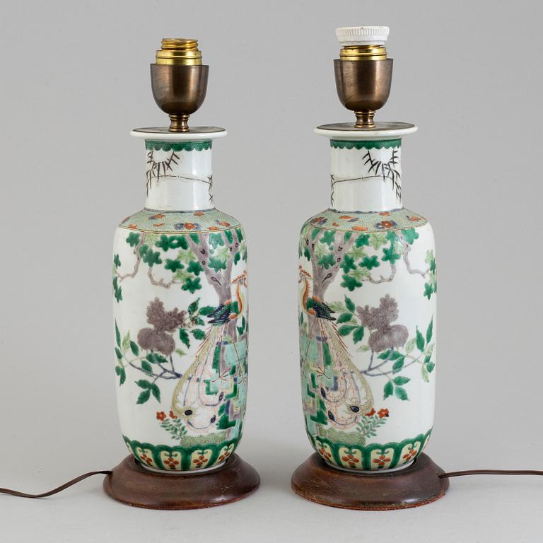 A PAIR OF CHINESE PORCELAIN TABLE LAMPS, 20th century.