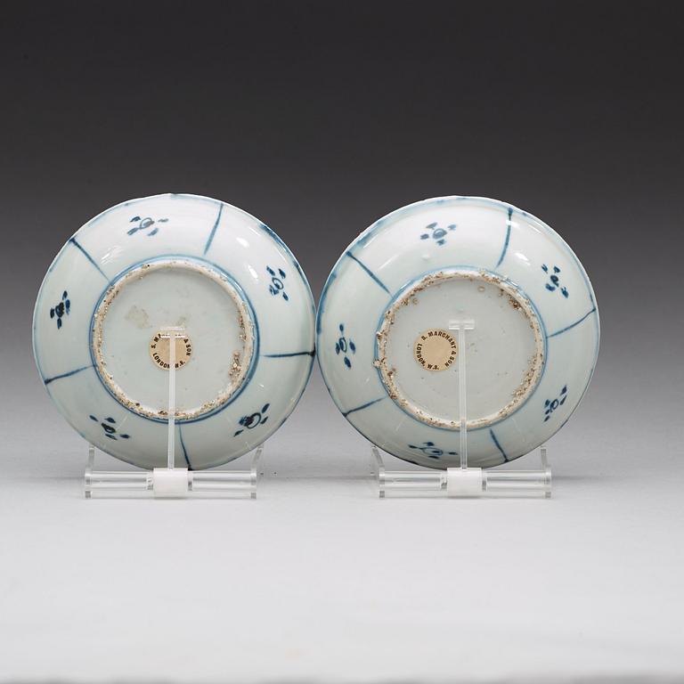 A pair of blue and white kraak dishes, Ming dynasty, Wanli (1572-1620).