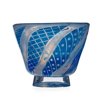 71. Edward Hald, a 'slipgraal' glass bowl, Orrefors 1948.