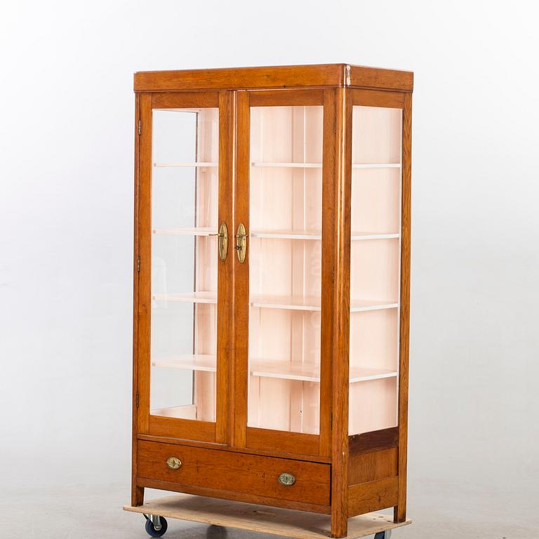 Vitrinskåp, jugend.