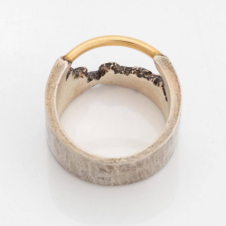 A Tobias Wistisen silver and gold ring.