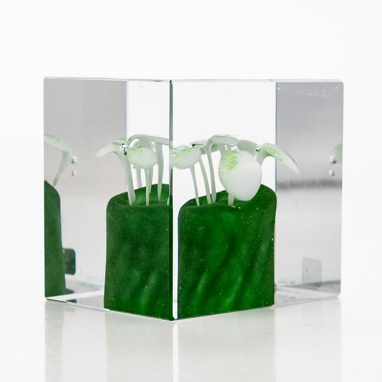 Oiva Toikka, årskub 1992, signerad Oiva Toikka Nuutajärvi 1992, numrerad 53/2000.