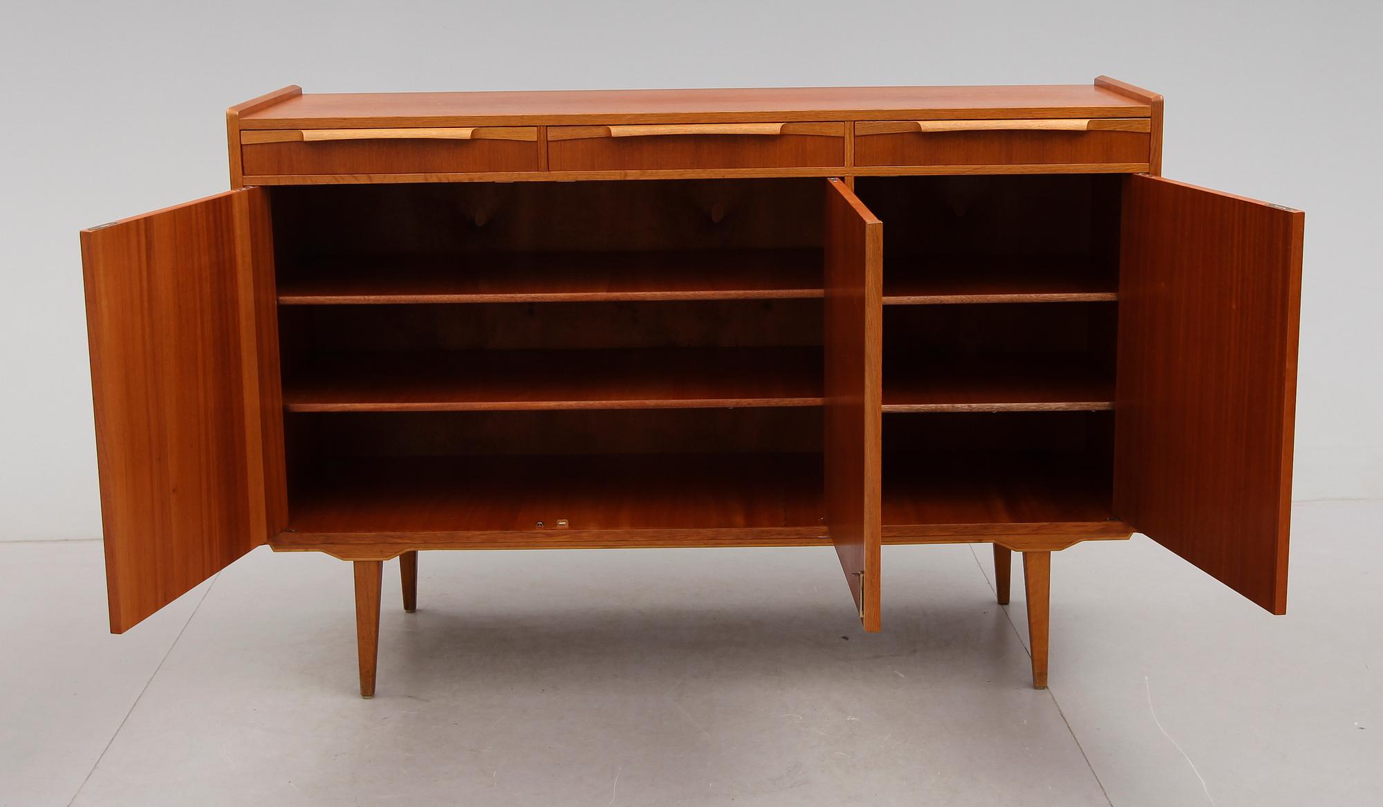 SIDEBOARD, 1900-talets andra hälft.