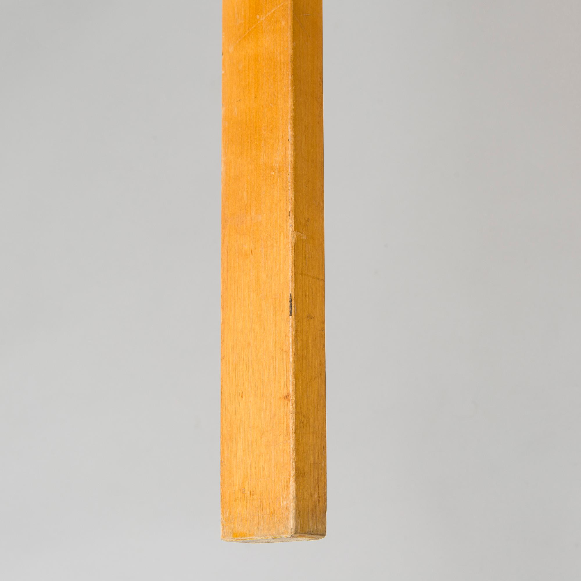Alvar Aalto, skrivbord, "K81" för O.Y. Huonekalu-ja Rakennustyötehdas A.B. 1900-talets mitt.
