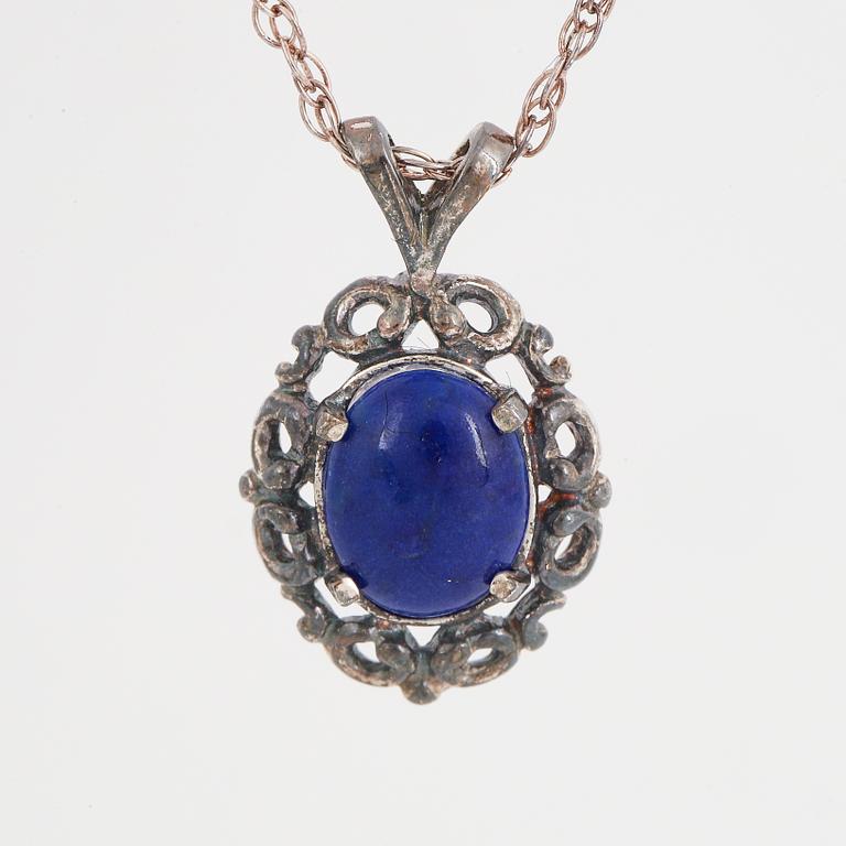 Oval lapis lazuli silver pendant, with chain.