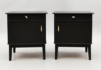 SÄNGBORD, 1 par, 1900-talets första hälft.