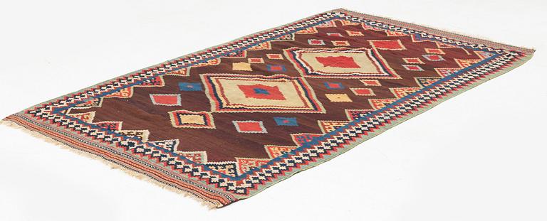 Antique Qashqai kilim carpet, ca 260 x 157 cm.