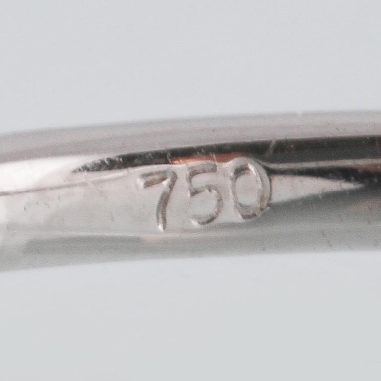RING, 18K vitguld med briljantslipade diamanter ca 0.56 ct. Vikt 3,0 gram.