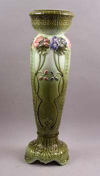 PIEDESTAL, flintgods, 1900-talets första hälft.