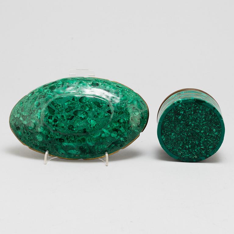 A box with lida and a bowl, malachite and brass, early 20th century.