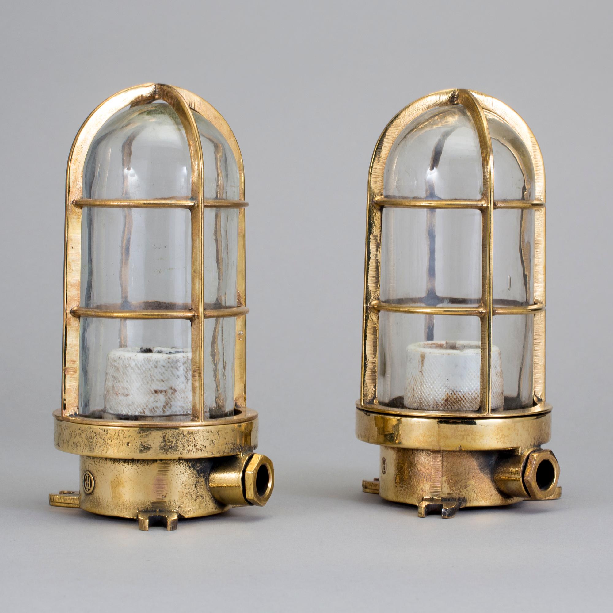 MÄSSBELYSNING, ett par. HR 1900-talets mitt.