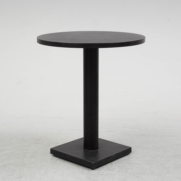 BORIS BERLIN/POUL CHRISTIANSEN, bord med två stolar, "Non", Komplot design, Källemo.