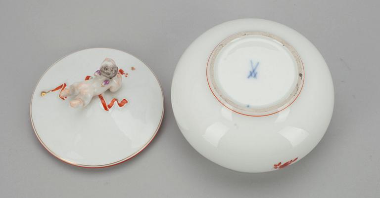 SKÅL MED LOCK, porslin, Meissen 1934-1972.