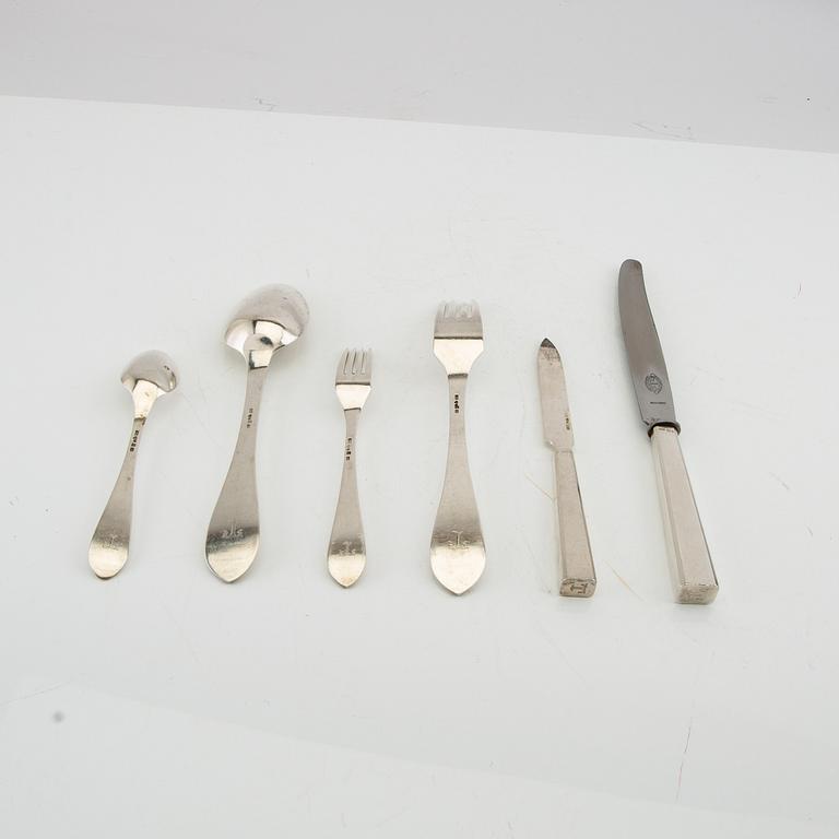 A Swedish 20th century set of 32 pcs of silver cutlery mark of J Grönroos Kristianstad 1940s total weight 2229 grams.