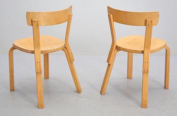 STOLAR, ett par, modell 69, Alvar Aalto, Artek, 1900-talets andra hälft.