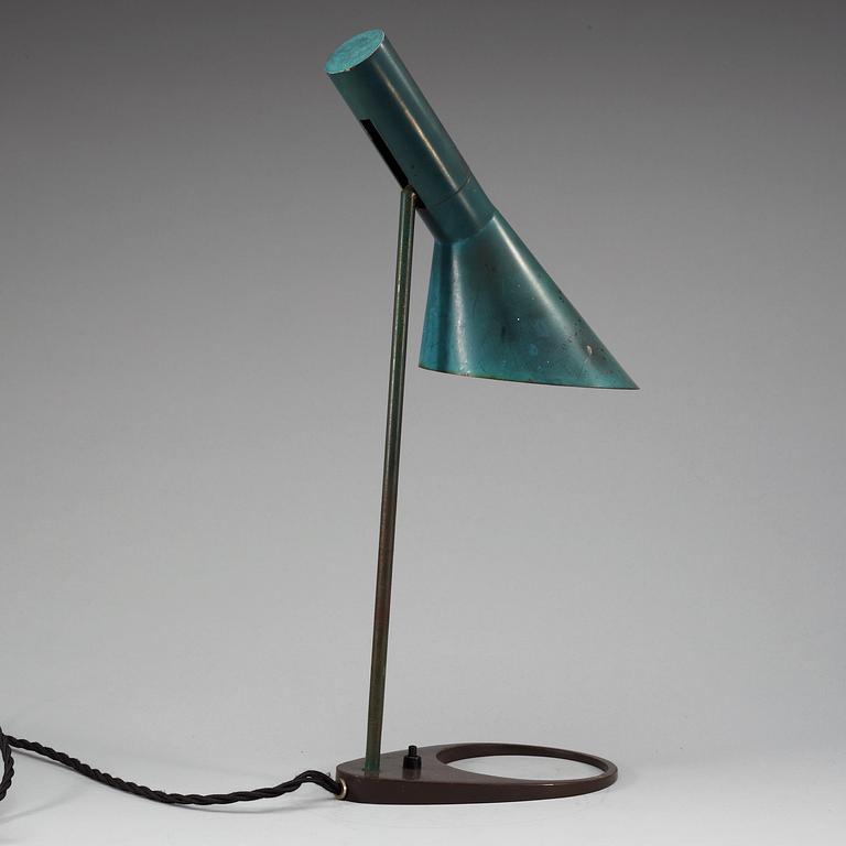 An Arne Jacobsen dark green and dark brown AJ table lamp by Fritz Hansen, Denmark.